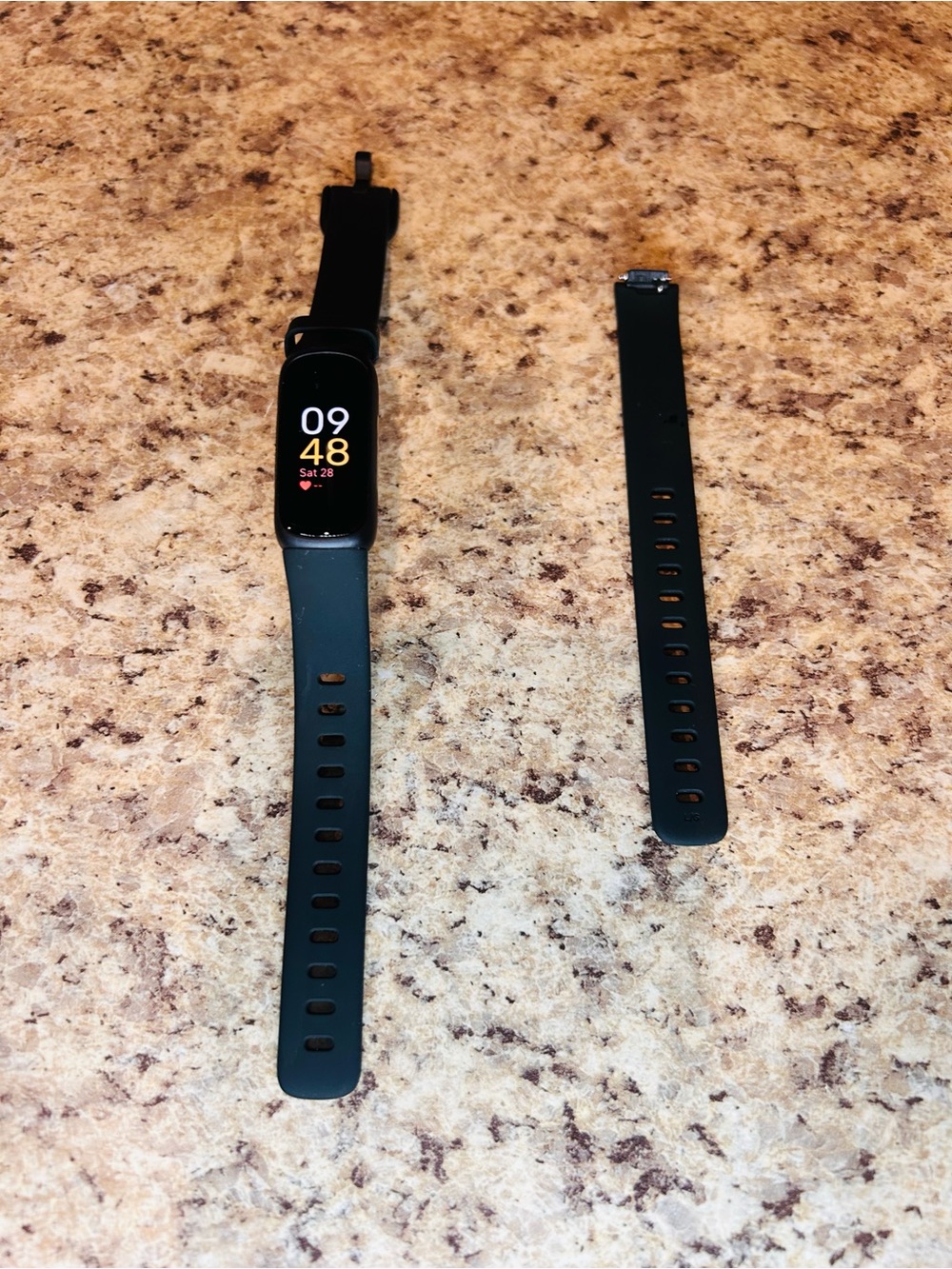 fitbit Inspire 3 Health & Fitness Tracker Midnight Zen NIB - Picture 5 of 8